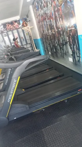 Esteiras ergometricas moviment RT 150