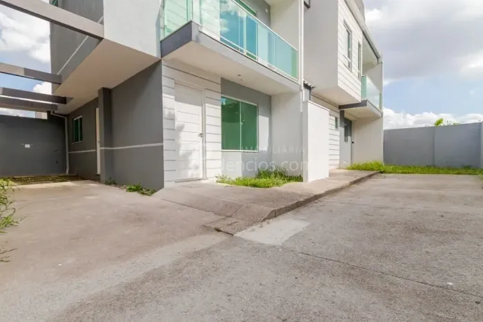 Sobrado com 4 dormitórios à venda, 146 m² por R$ 800.000,00 - Cajuru - Curitiba/PR