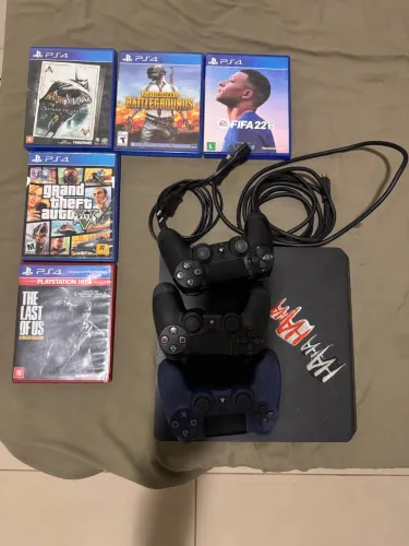 Vendo ps4 de 1 tera em perfeito estado, com jogos