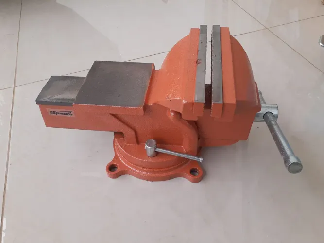 Torno Morsa de Bancada Giratório N.8