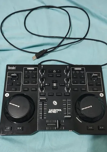 Aparelhos profissionais DJ , interface de áudio, controladora DJ