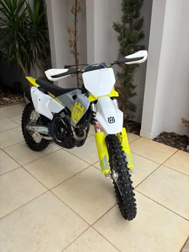 HUSQVARNA FC 250. ACEITO CONTRA OFERTA E TROCA.