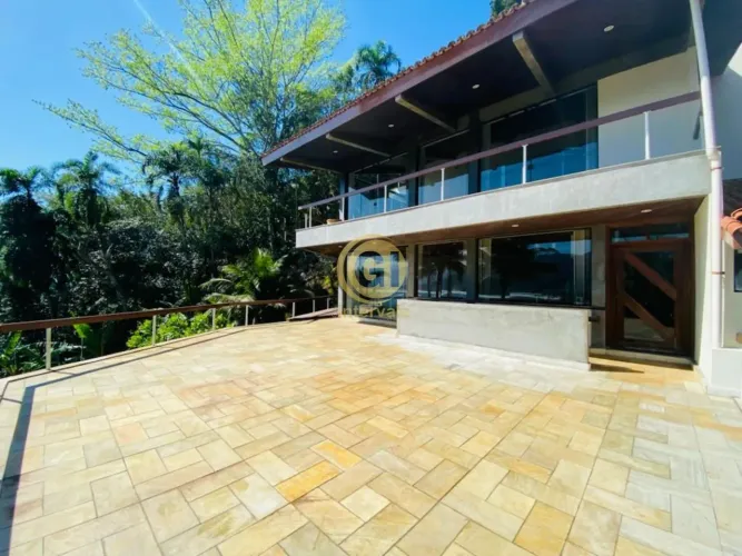 Sobrado com Vista Paradisiaca, no Condomínio Fechado nas Toninhas - Ubatuba-SP
