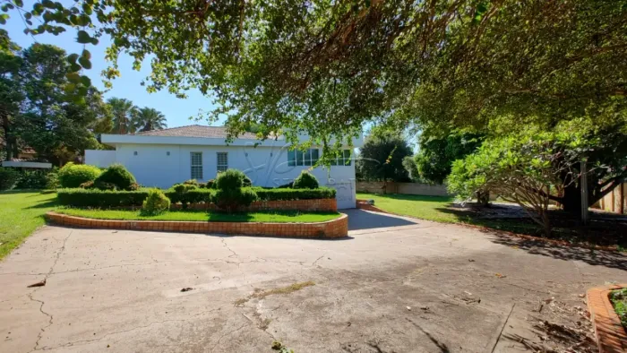 Chácara de 14.994m² com 03 casas e área de lazer completa à venda - Bonfim Paulista