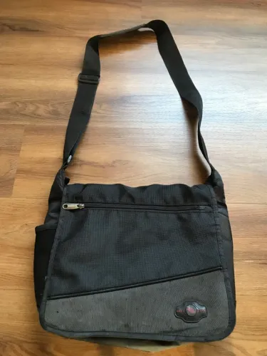 Bolsa Carteiro Preta Nova