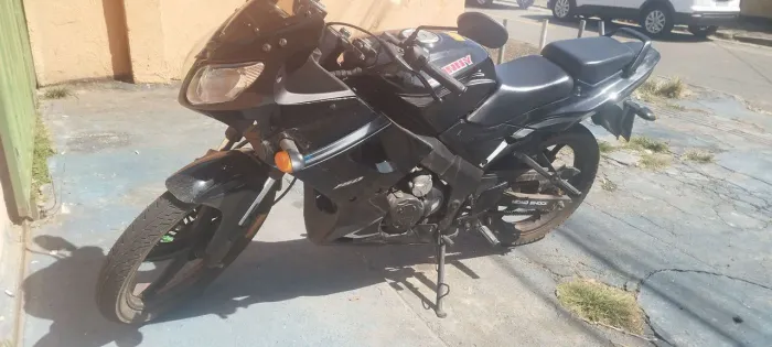Moto pouco rodada 