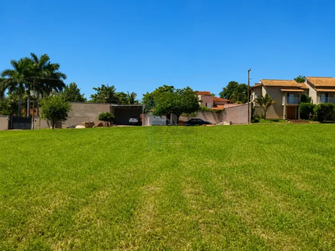 Terreno de 999m² à venda em condomínio - Royal Park