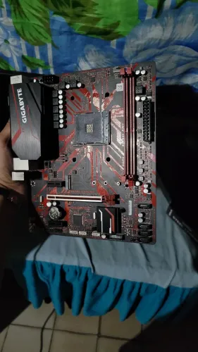 Placa mãe Gigabyte B450m Gaming
