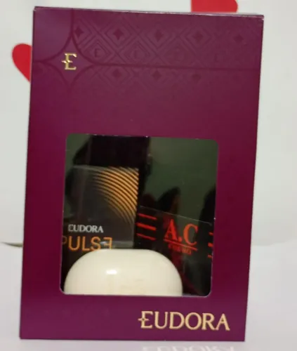 Kit perfume masculino vem com uma carteira um sabonete