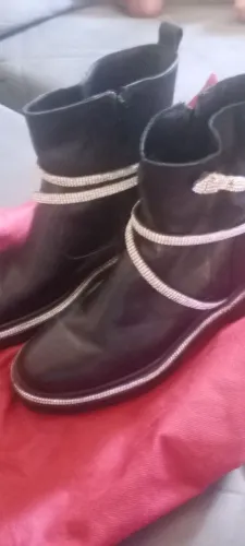 Bota/botina luxo feminina couro c/detalhes em stras perfeita