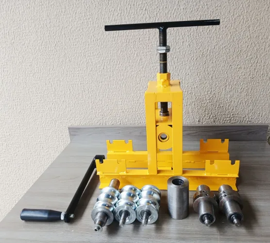 VENDO CALANDRA MANUAL PRA CURVAR METALON E TUBO