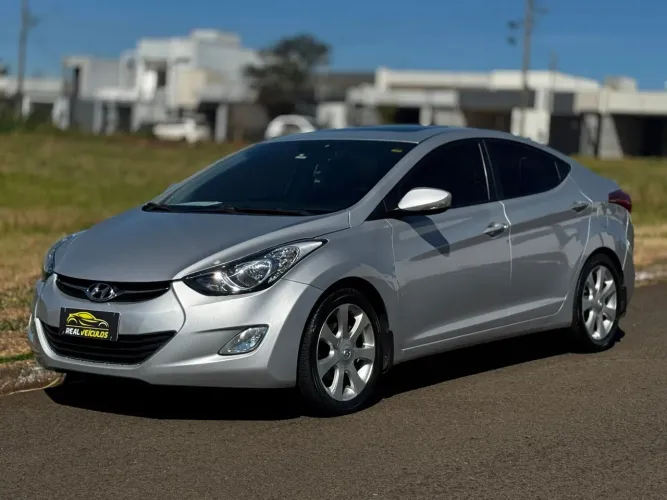 Hyundai Elantra GLS 1.8 16V Aut. 2012