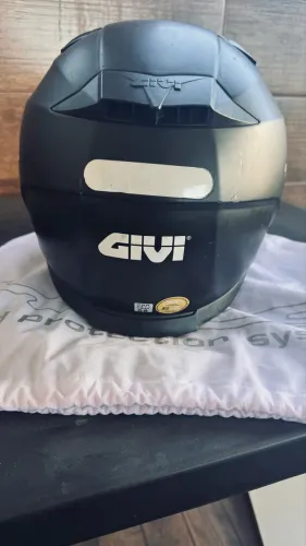 Capacete Givi tamanho 58  modelo 50.5 Tridion 