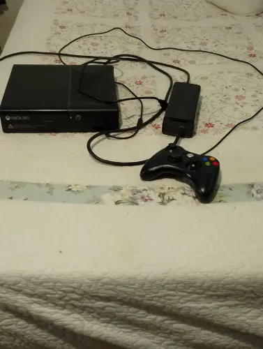 Troco Xbox 360 super slim em iPhone 8 plus ou iPhone XR 128gb no máximo