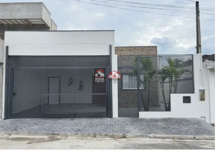 Linda Casa Térrea com Piscina no Villa Branca em Jacareí