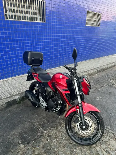 Yamaha FZ25 2025 Connected ABS - PERFEITA + baú + garantia de fabrica