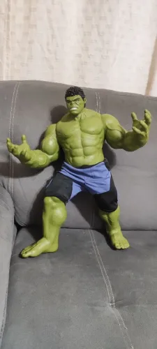 Boneco Hulk, licenciado e original, da marca Mimo brinquedos.