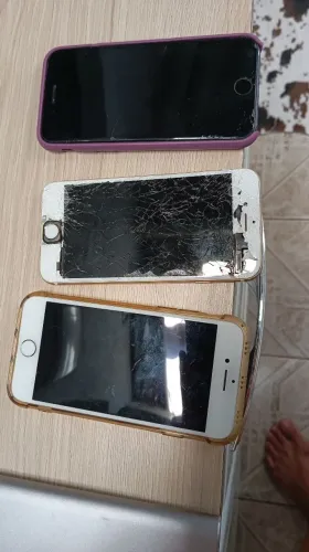 Vendo 03iphones para retirada de peças