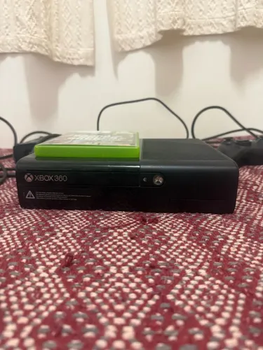Vende se Xbox 360