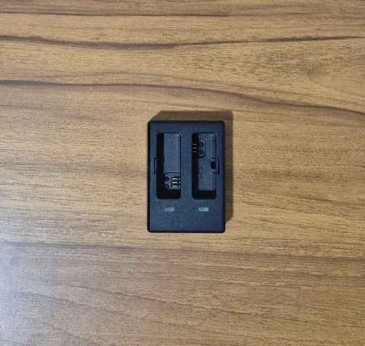 Carregador de bateria Sjcam Sj9, Sj10 e Sj11 duplo com portas micro USB e USB- Tipo C