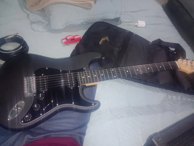 Guitarra Elétrica