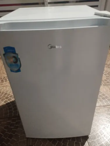 Frigobar Midea novo 124 litros