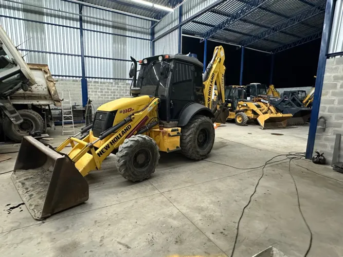 Retroescavadeira New Holland B110 2018 4X4
