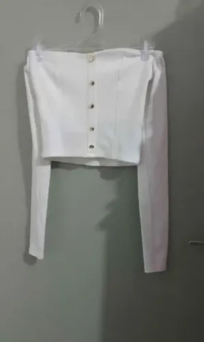 Blusa branca, Tam P
