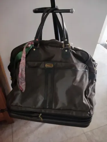 Mala Sacolão de Viagem Retratil com 3 Ziperes Rodinhas Firmes