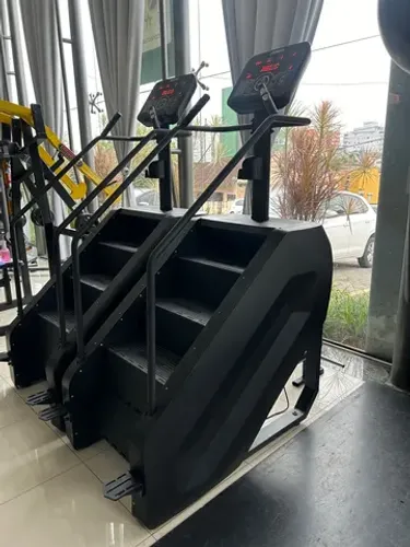 Simulador de escadas Profissional Fitness para Academia