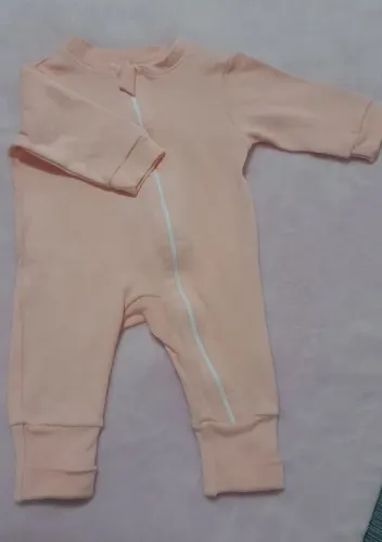 Macacão Menina Com Ziper Vira Pé