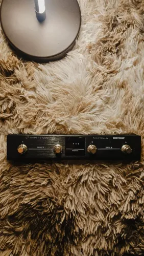 Ampero Hotone Control