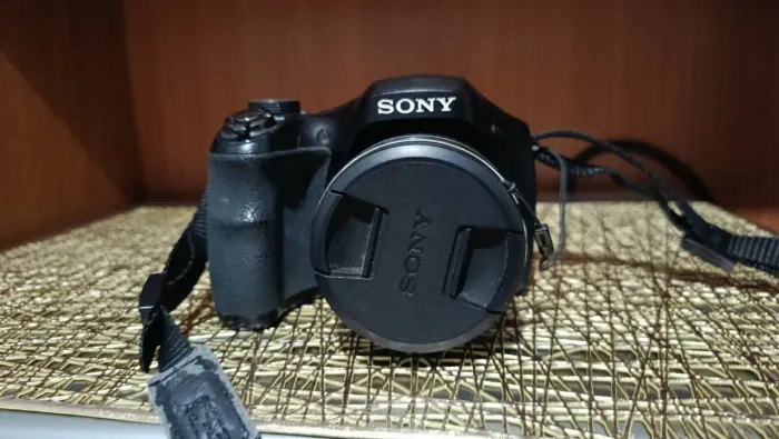 Câmera Sony DSC-H300