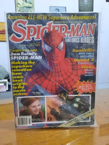 Revista Spider-Man & Outros Heróis de 2002 - Colecionável!