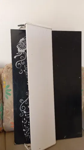 Quadro de imãs e prateleira