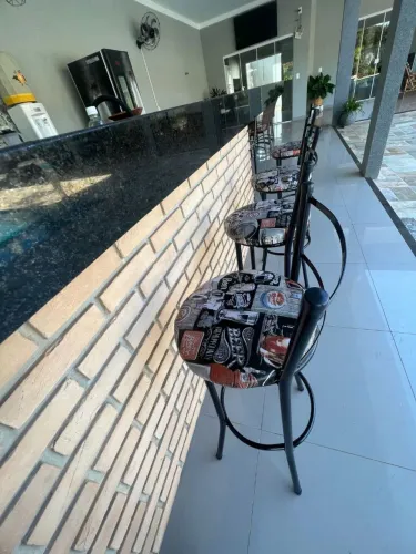 Banquetas Altas Novas