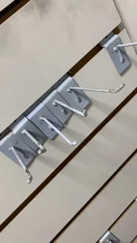  Ganchos para painel: preto, branco e prata