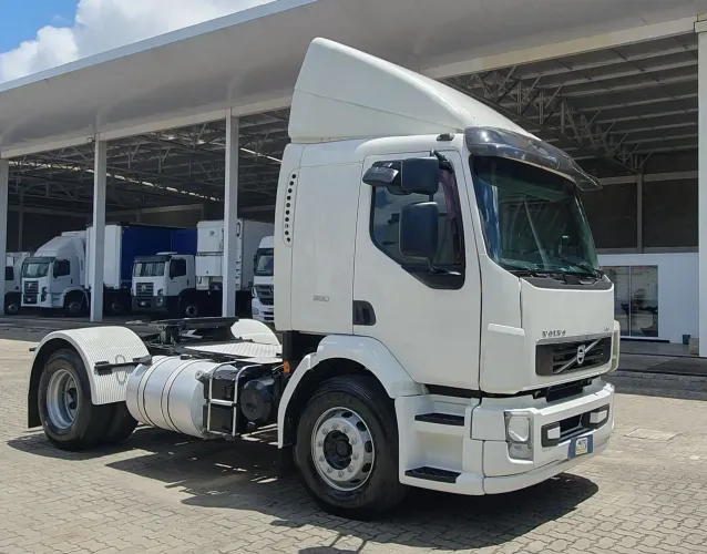 Volvo Vm 330 4x2 Ano 2012 revisado !!!!
