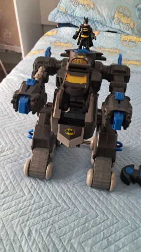Robô Batman com controle remoto
