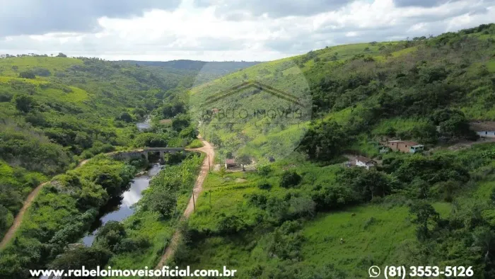 Sítio com 10 hectares no Alto do Rio, em Chã Grande  PE