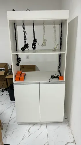 ARMÁRIO PARA CARREGAMENTO DE MÁQUINAS DE CARTÃO OU OUTROS 