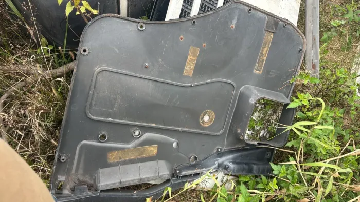 Forro de porta lado esquerdo Iveco