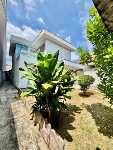 Comprar/vendo: Terreno de 647m² com 4 casas (3 com entradas independentes) no Centro de Ju