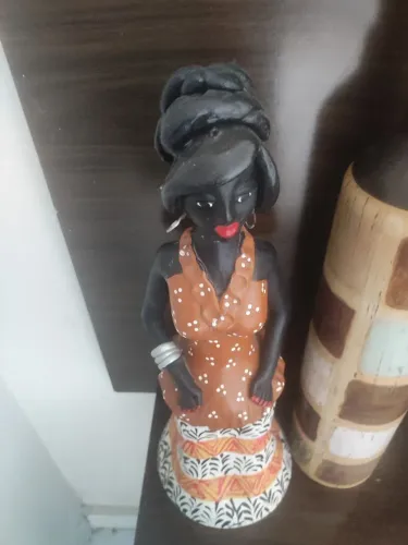Boneca de cerâmica
