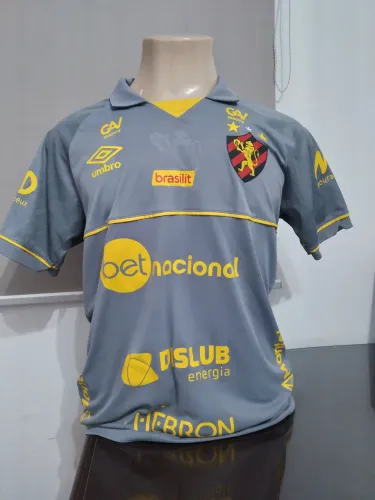 Camisa oficial Sport Recife Umbro 2023. 