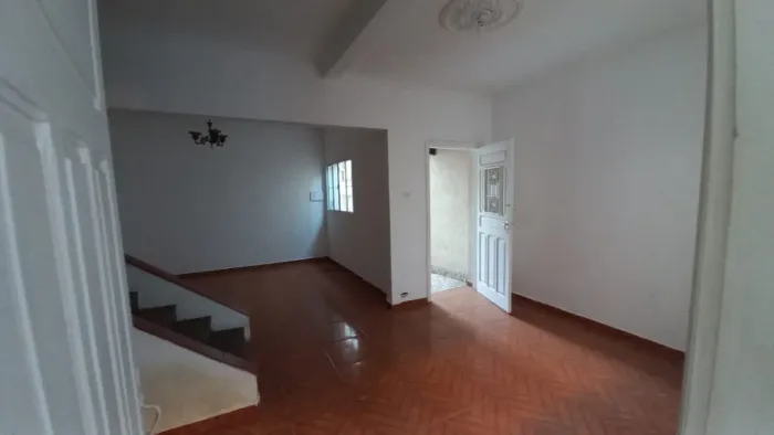 Casa à venda no centro de Capivari, com 100 m², 3 quartos e 2 banheiros
