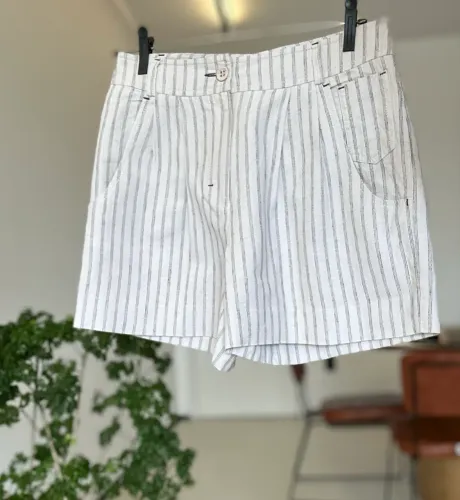 Shorts Listrado de Linho P Bege Verão