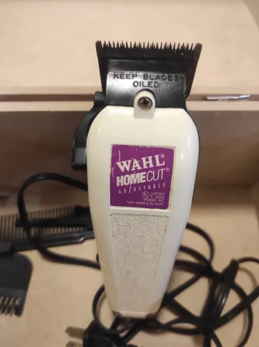 Máquina de Cortar Cabelo Wahl HomeCut 305G - Ajustável
