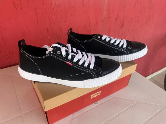 Tênis Levi's Novo Original 42
