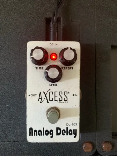 Pedal analogic delay